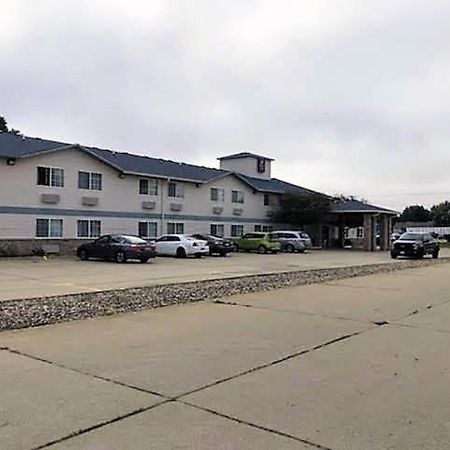 Regency Inn Geneseo Il I-80 外观 照片