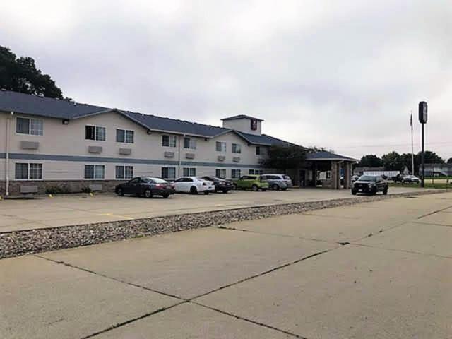 Regency Inn Geneseo Il I-80 外观 照片