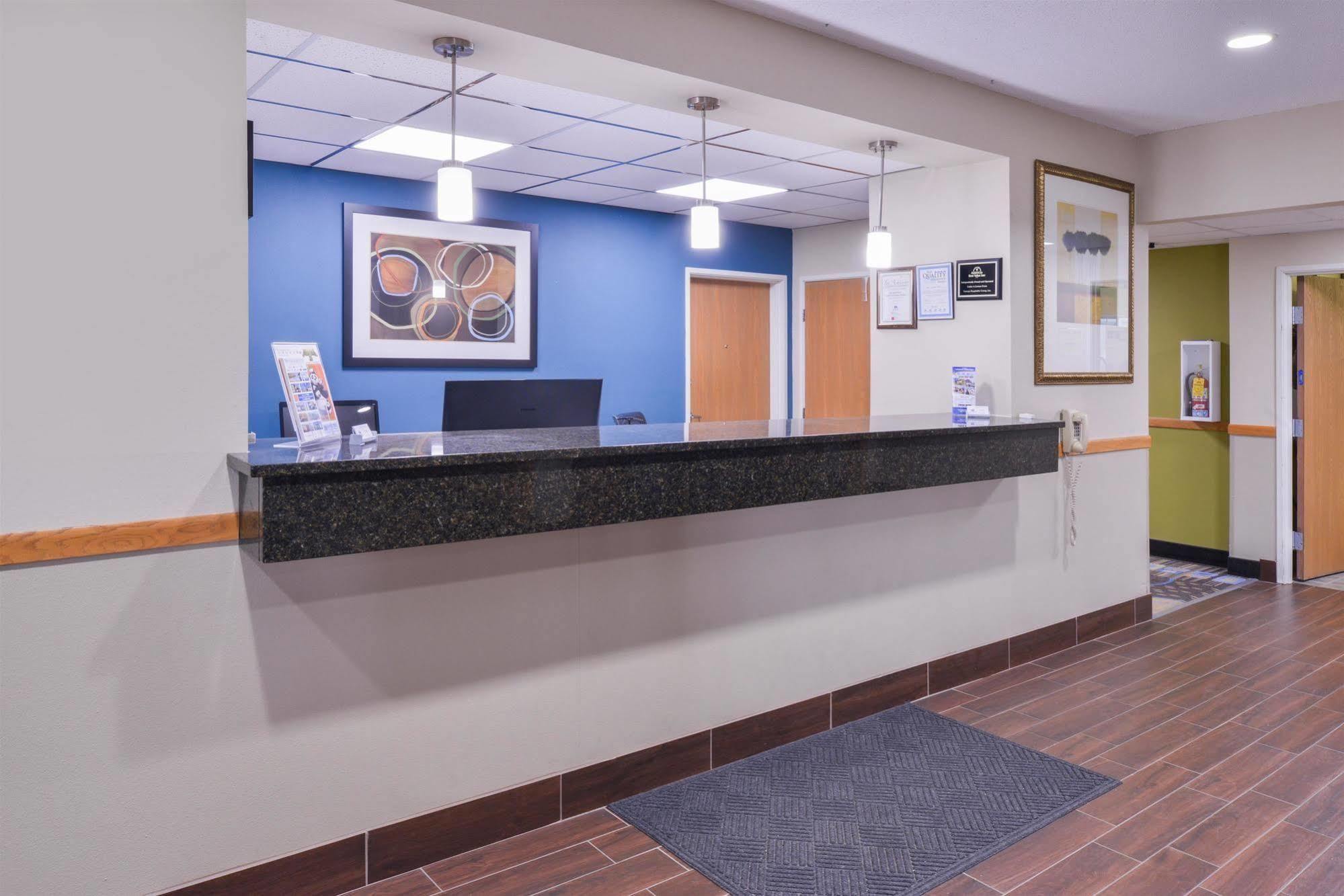 Regency Inn Geneseo Il I-80 外观 照片