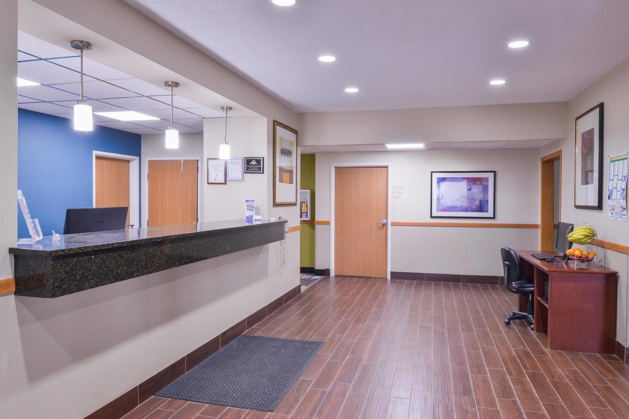 Regency Inn Geneseo Il I-80 外观 照片