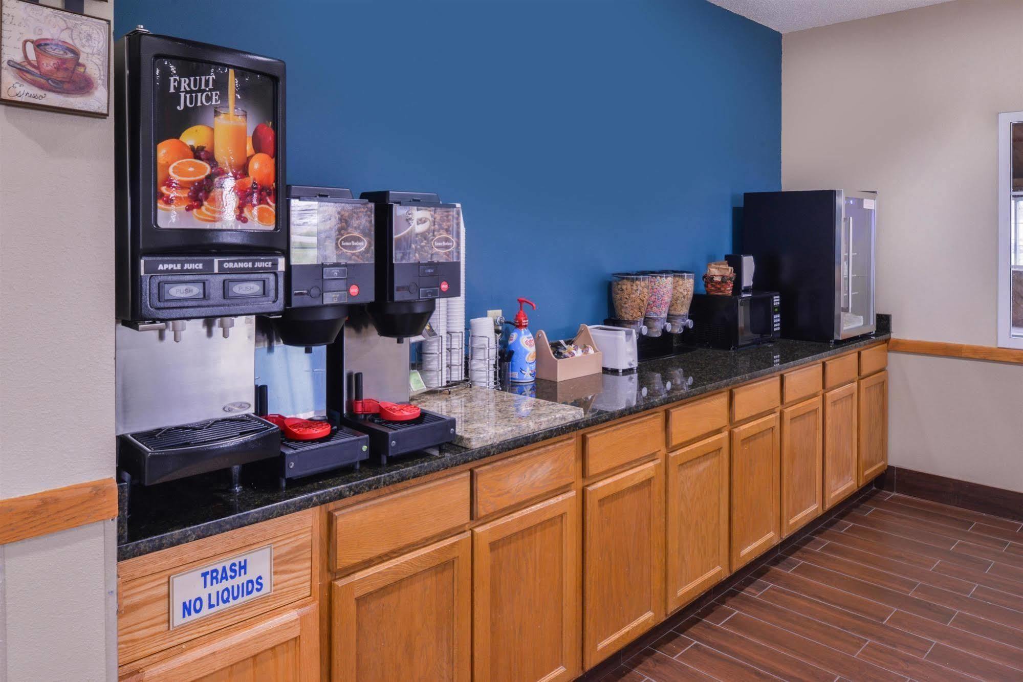Regency Inn Geneseo Il I-80 外观 照片